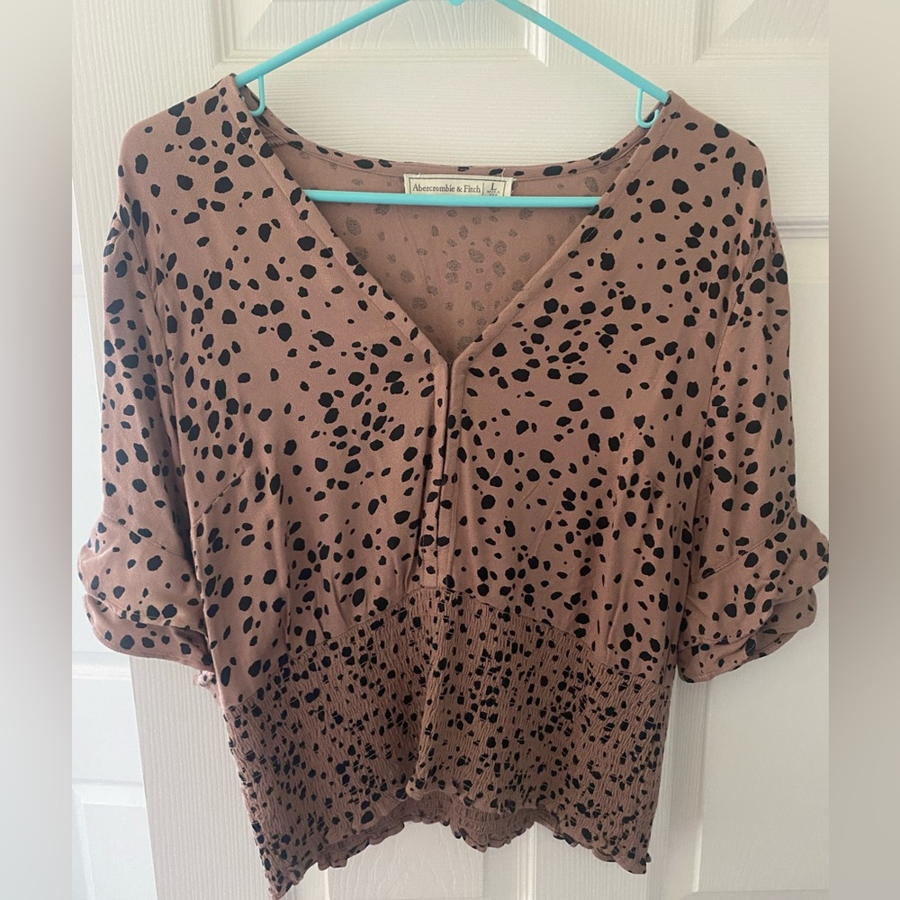 Abercrombie women’s top. Never worn. Size Large